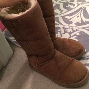 Women's Size 8 Classic Tall Uggs
