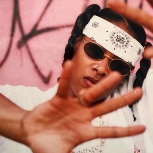 Meet your Posher, Breezy