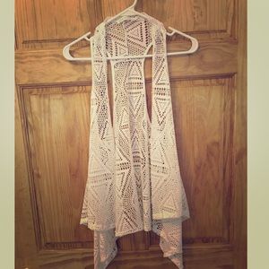 Sleeveless lace cardigan