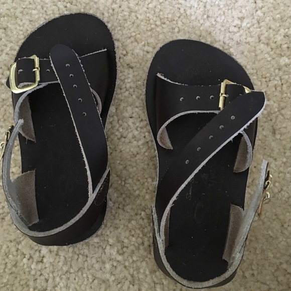Toddler girls saltwater sandal VGUC