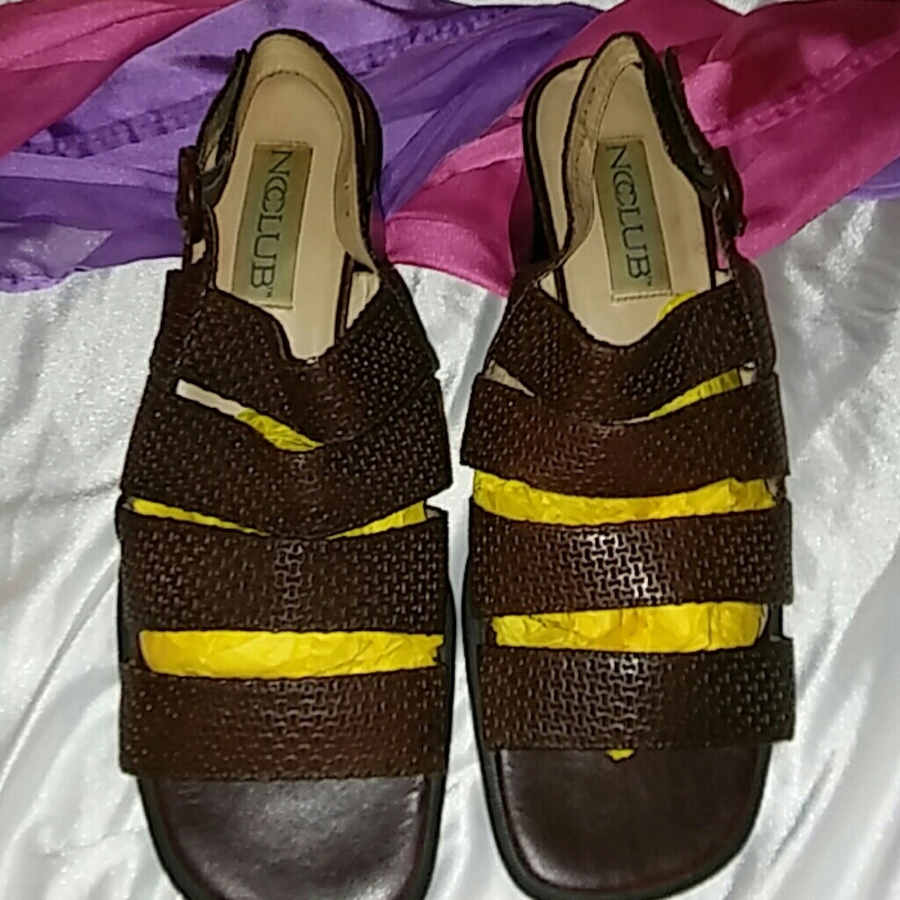 Sz 10 strappy Brown sandals by NC CLUB