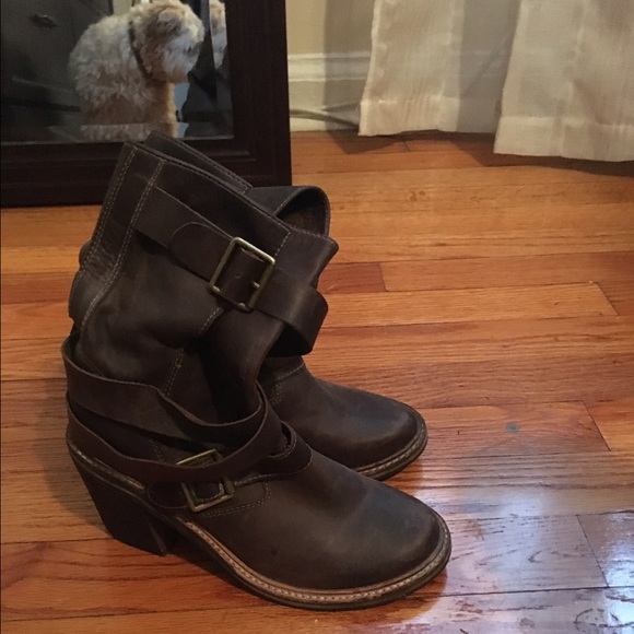 New Jeffrey Campbell France boot