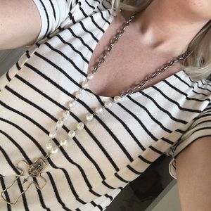 Cute boutique cross necklace!! Never worn