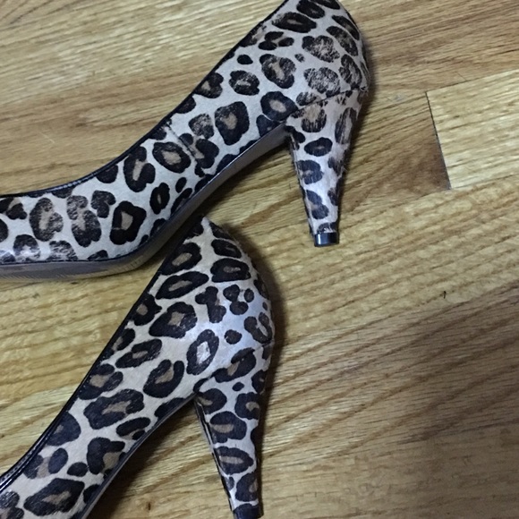 Steven Madden Ulltra-L Leopard Pumps - Picture 4 of 4