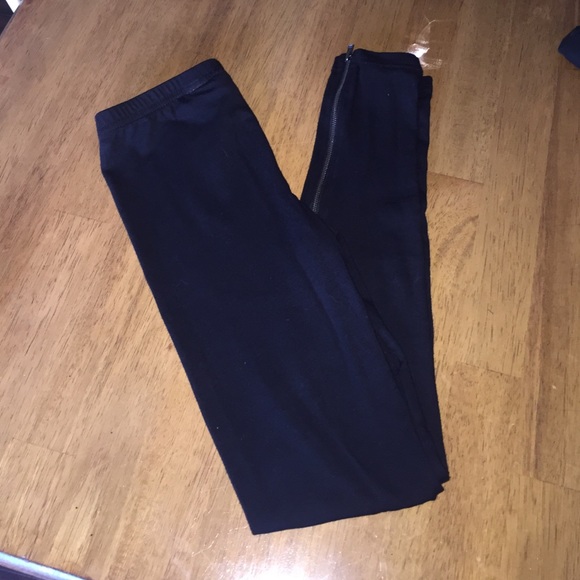 Black leggings