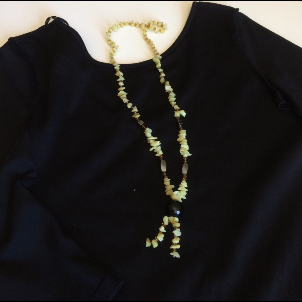 Stone necklace - Picture 3 of 3