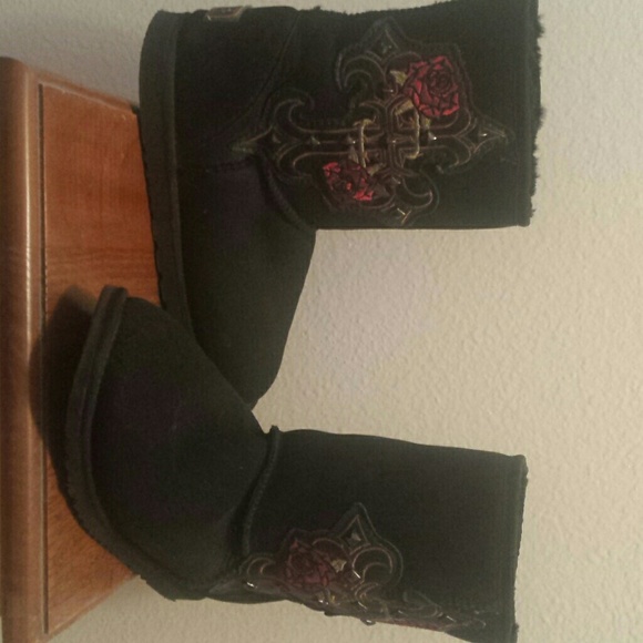 Koolaburra  MADE BY UGG...MAKE OFFER