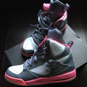 Girls Jordan Flight 45 High (GS)-Size 6