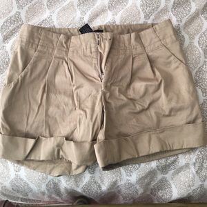 Mossino tan shorts
