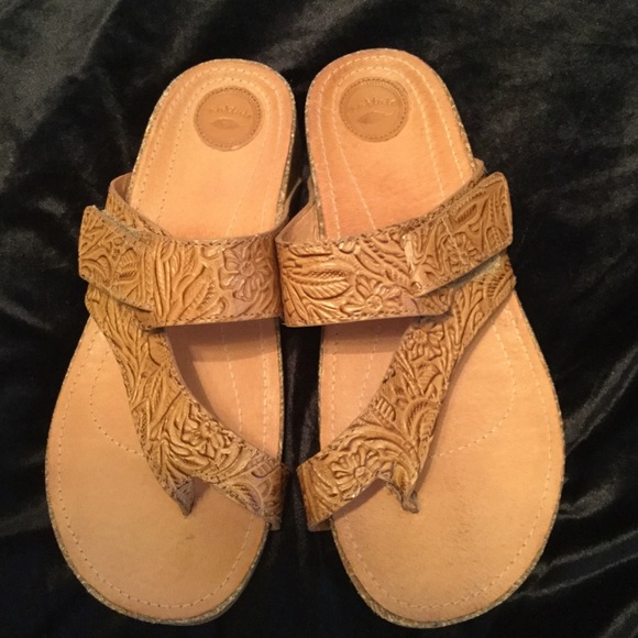 SALE!!!   Nurture "Camdenn" leather sandals NEW