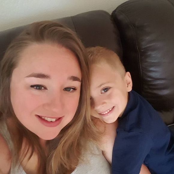 Meet your Posher, Jennifer - Picture 2 of 2