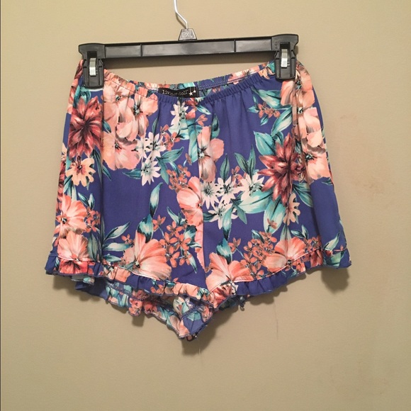 Super cute flowy shorts
