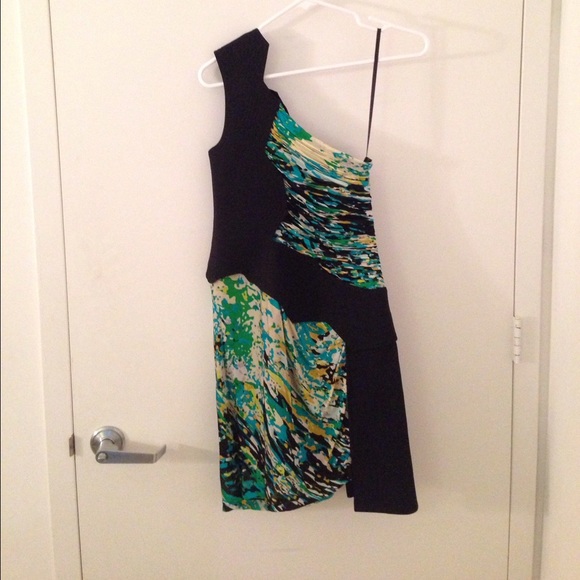 One shoulder dress - Picture 3 of 4