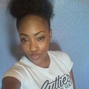 Meet your Posher, Cherie