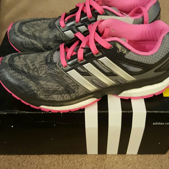 Women's Adidas Response Boost Techfit - Picture 3 of 4