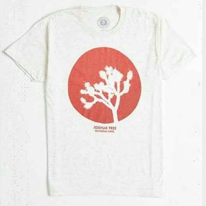 SALE✨ UO T-shirt