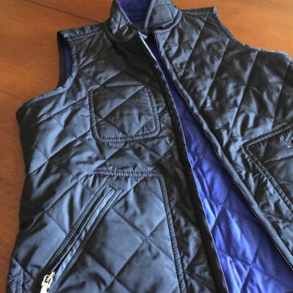 Vest - Picture 2 of 4