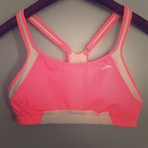 Brooks adjustable sports bra