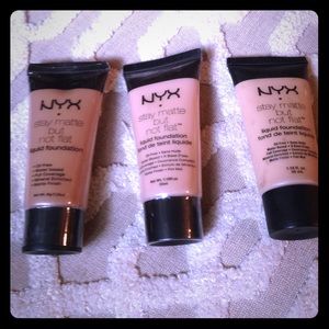 NYX stay matte but not flat liquid foundation