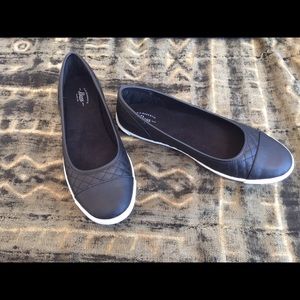 Bass casual and sporty slip ons black NWT