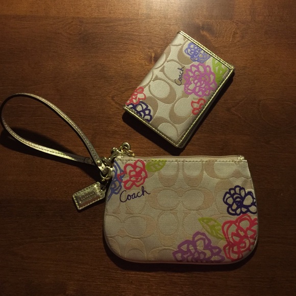 Coach wristlet and card holder