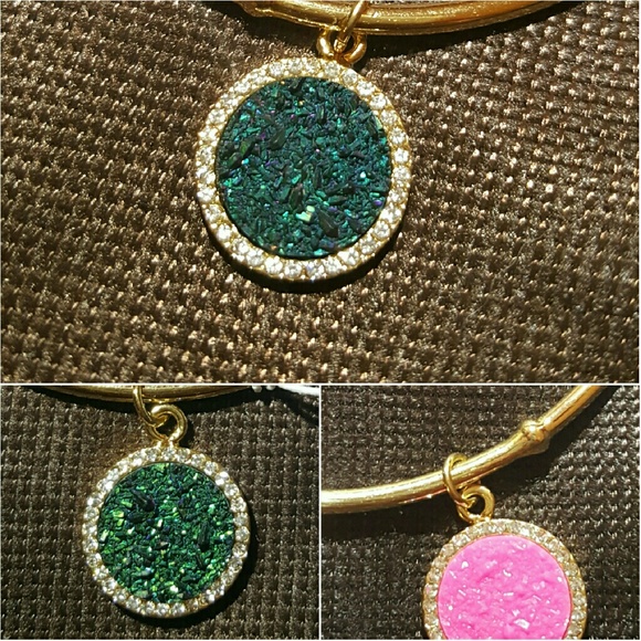 🚨CLOSET CLEAR OUT🚨 - Picture 2 of 4