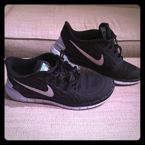 Nike Men's Free Trainer 5.0 Flash Running Shoes