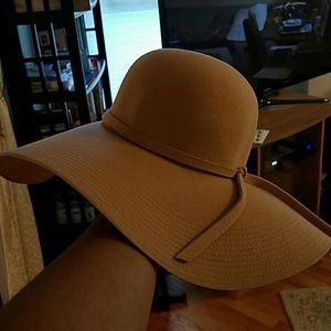 Large Beige Floppy Hat