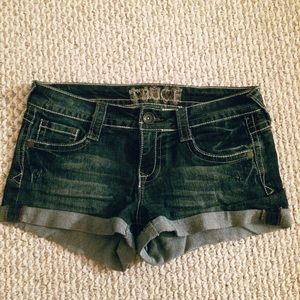 NWOT size 7 jean shorts