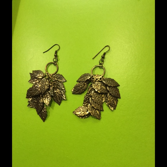 Nordstrom gold dangly leaf earrings