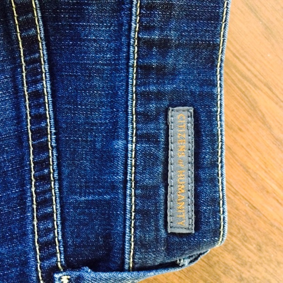 Jeans - Picture 2 of 3