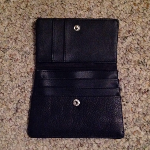 Kenneth Cole Wallet - Picture 1 of 3