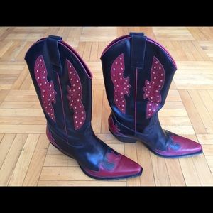 Western style bcbg boots black and burgundy