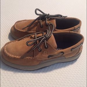 Sperry Top-Sider Billfish boys shoes.