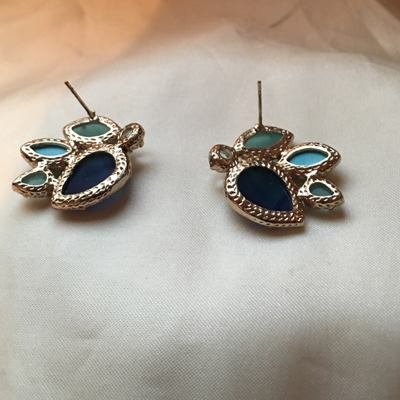 Kendra Scott earrings 💠💠 - Picture 2 of 3