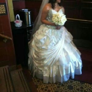 Weddings Dress