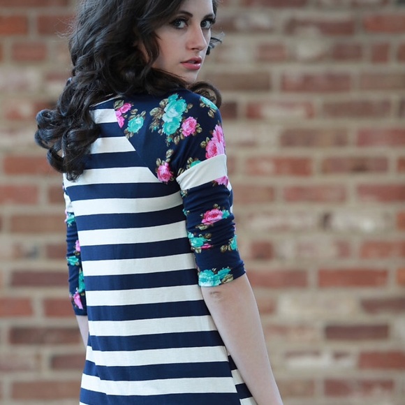 Tops - SALE- Floral Print Sleeve Top