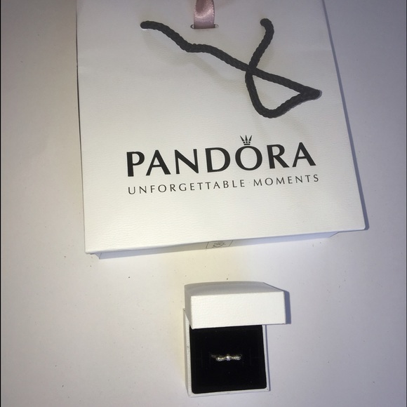 Pandora bow ring