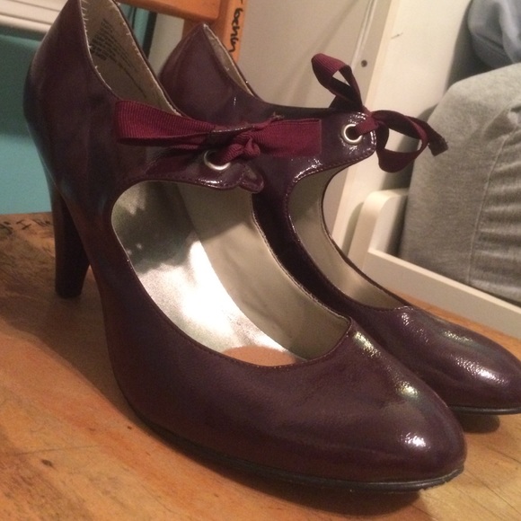 Retro Look Patent Pumps