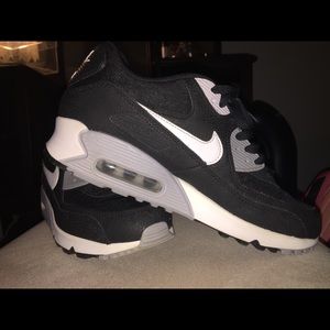 Nike air max size 10 in women's.