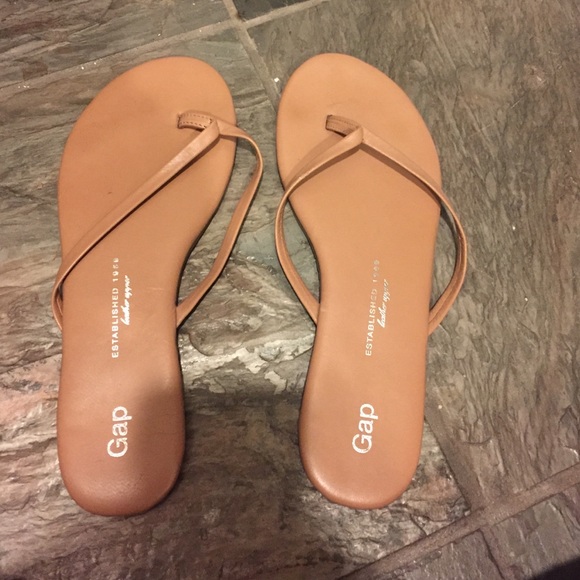 Gap flip flops