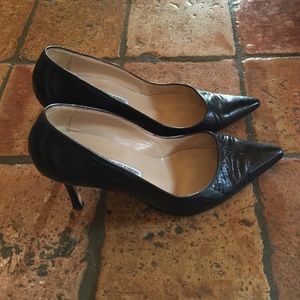 Blahnik pointy pump
