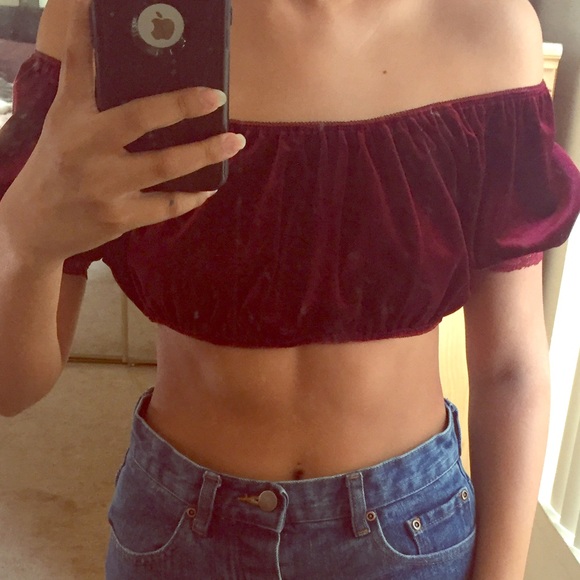 Off the shoulder wine velvet crop top
