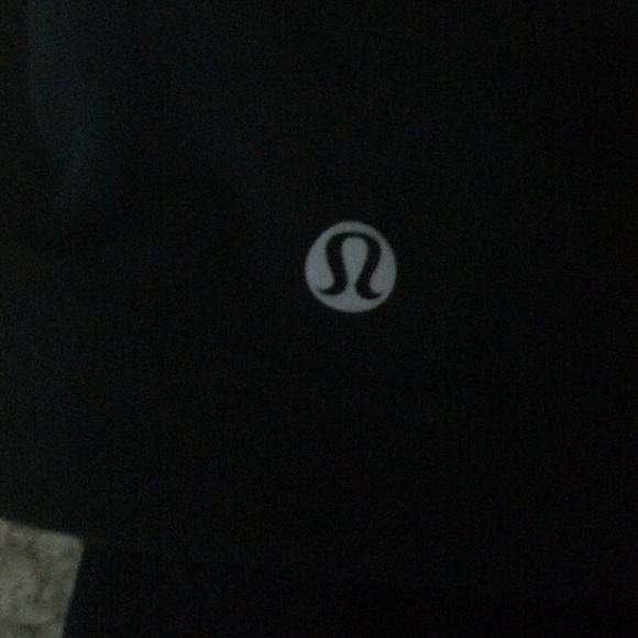 Lululemon tank top with built in bra!!