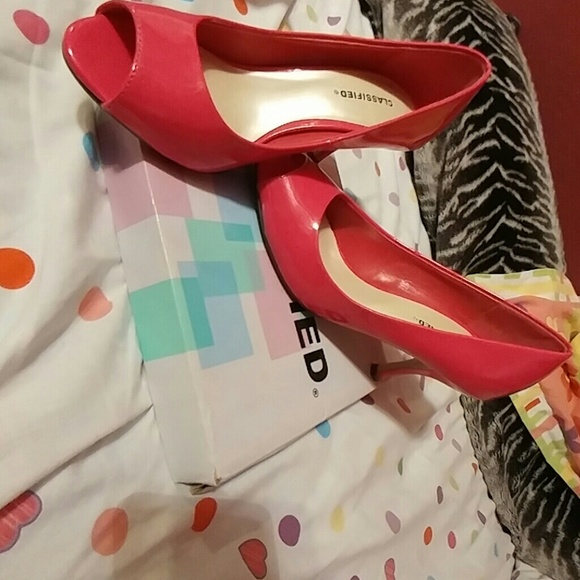 Pumps - Picture 2 of 3