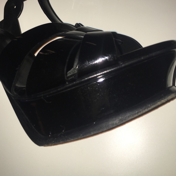 Addition pictures for ysl heels ! - Picture 3 of 4