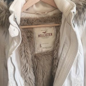 Hollister Jackets & Coats - Hollister faux fur jacket in S Hollister Jackets & Coats - Hollister faux fur jacket in S