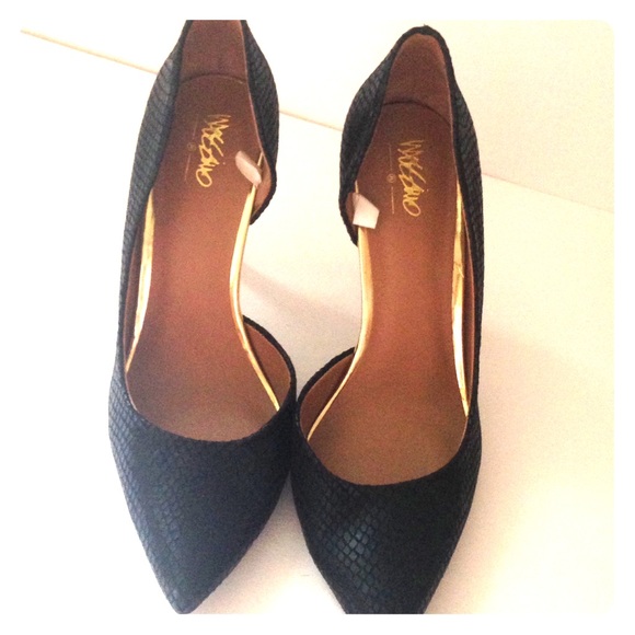 Mossimo black heels