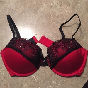 ♥️◼️sexy red & black studded bra⬛️♥️