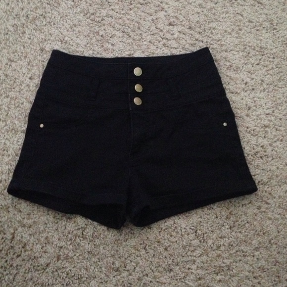 Black, high waisted shorts!